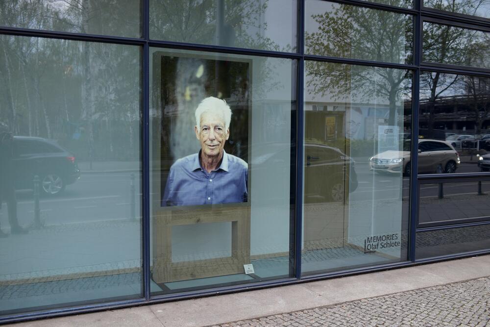 Bild von der Seite „Memories, Ausstellung im Willy-Brandt-Haus Berlin“