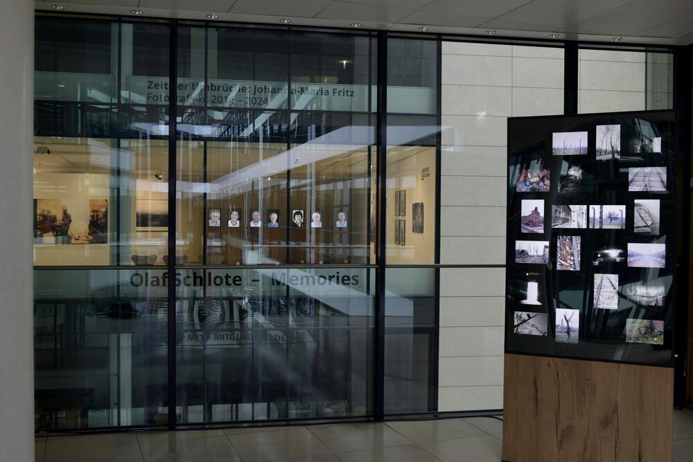 Bild von der Seite „Memories, Ausstellung im Willy-Brandt-Haus Berlin“